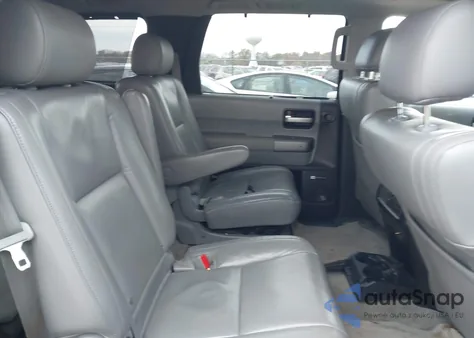 2010 Toyota Sequoia Limited 5.7L V8 z USA, uszkodzony, nr VIN 5TDJW5G12AS032915